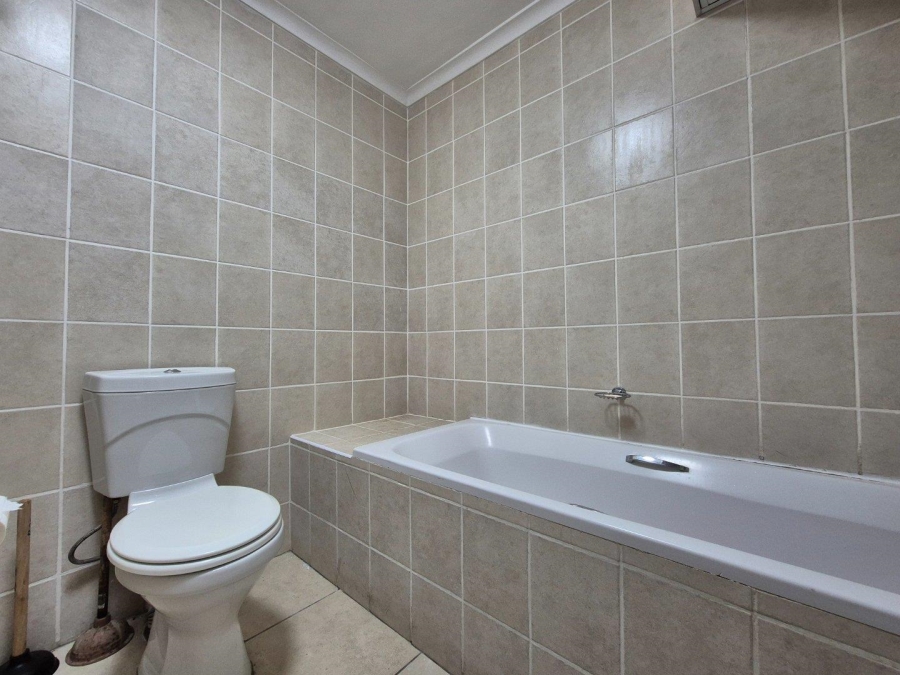 To Let 2 Bedroom Property for Rent in Wynberg Western Cape